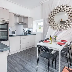 Pass The Keys Spacious 3 Bedroom In Trendy Canton! Apartment